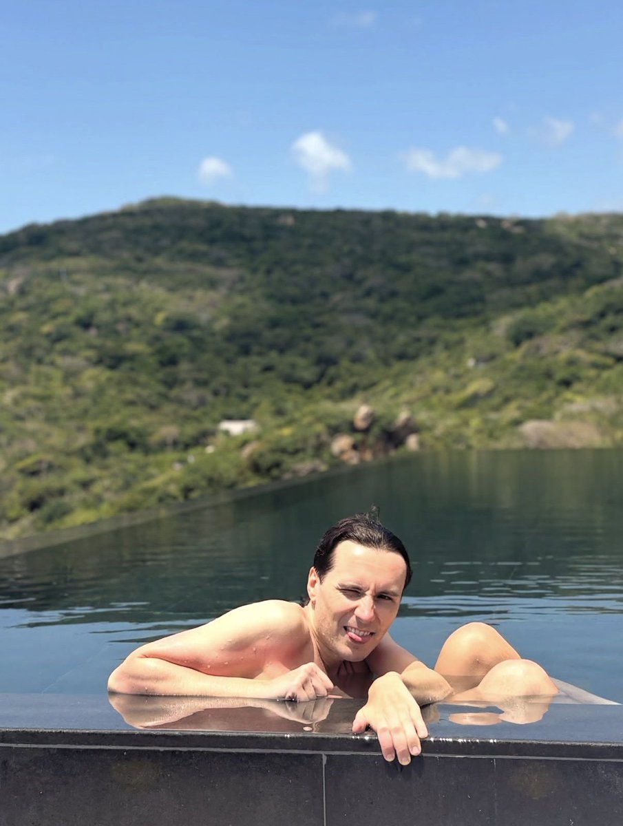 charlieee💫 tweet media