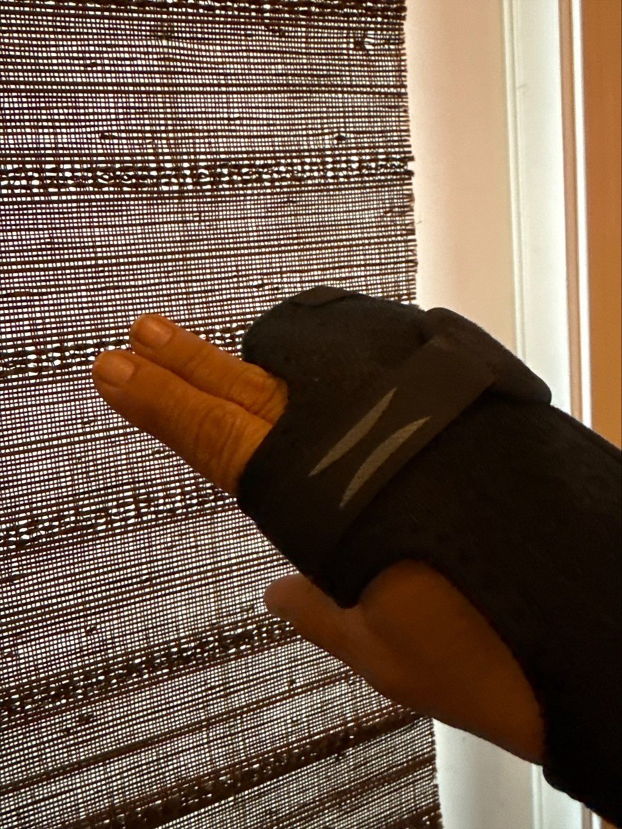 Classic Hits 103.7 tweet media