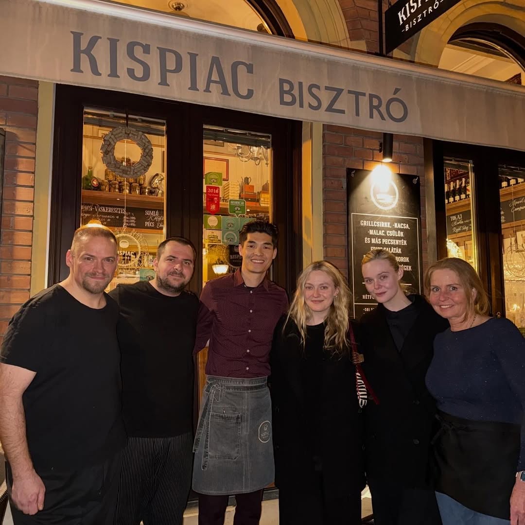 Elle Fanning Media tweet media