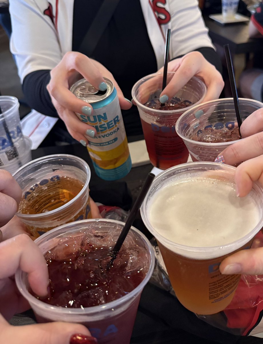 lady red sox tweet media