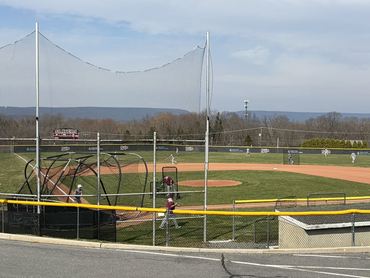 SlaterAthletics's tweet photo. Shout out to our grounds crew, spring sports is a tough season, field are looking 🤩 #SlaterNation⚒️ https://t.co/pGjQjYtmUj