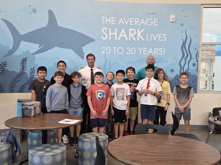 CreeksideESCC's tweet photo. Guys With Ties had a special guest this week. Thank you to Captain Bill Smith from Southwest Airlines for meeting with our guys! https://t.co/Pjb7zm8mLM