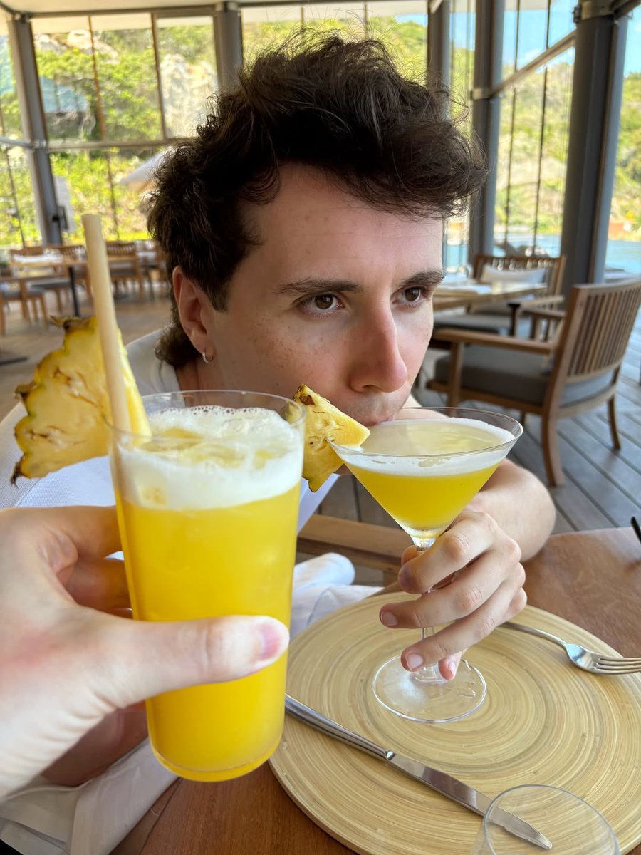 bubblewrapboys's tweet photo. Wait that looks delicious. Guys scoot over can I pull up a chair https://t.co/hwcDHZNTur