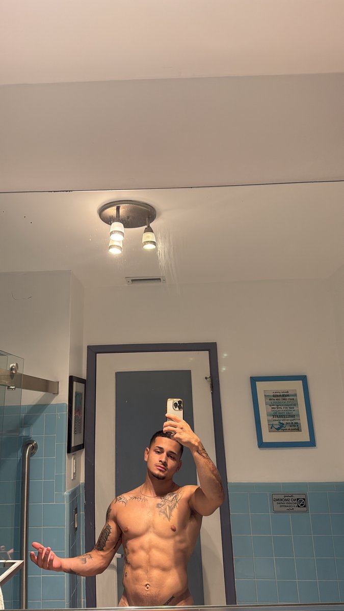 theale09_ tweet media