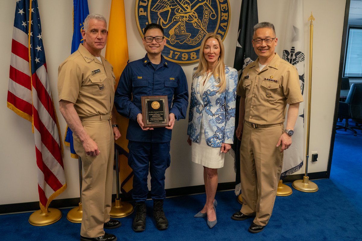 ADM_Christine's tweet photo. Congratulations to LCDR Tran on receiving the PHS Award for streamlining pharmacy operations at military treatment facilities worldwide. Service like this makes a difference every single day. #USPHSCC https://t.co/tJxx1JeUeH