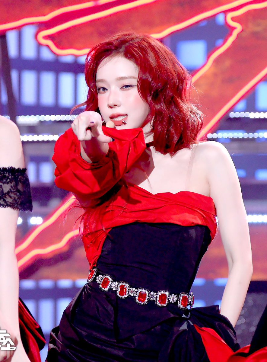 Winter #윈터 tweet media