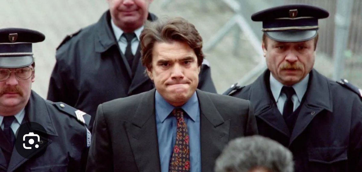 On se prend la tête pour rien avec ces putains de reports de matchs, alors qu'il aurait suffit de faire comme l'om des années Bernard Tapie : "Acheter les arbitres et joueurs adverses"