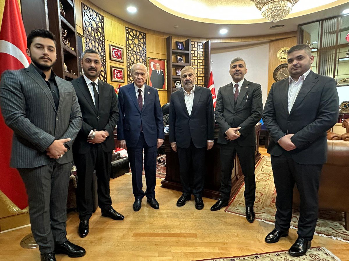 mustafafettahli's tweet photo. Liderimiz,Genel Başkanımız,Bey imiz,Sn.Devlet BAHÇELİ Bey Babamızın elini öpüp ,emir ve talimatlarını aldık…
Rabbim Babamızı başımızdan eksik etmesin…

DEVLET BABANIN EMRİNDE ve İZİNDE BİR ÖMÜR… @MHP_Bilgi https://t.co/xoz4MuzFRM