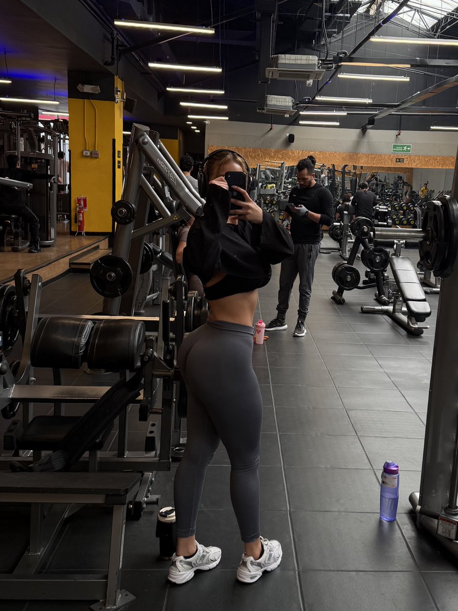 Angienmx tweet media