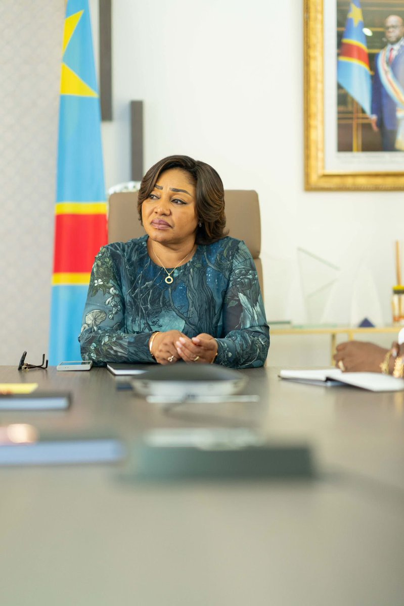 rkitsita's tweet image. #Kinshasa : la première dame Denise Nyakeru @DeniseNyakeru condamne la violence subie par une patiente nue dans un centre de santé et réclame justice

La Première Dame de la République démocratique du Congo, Denise Nyakeru Tshisekedi, condamne avec la plus grande fermeté les