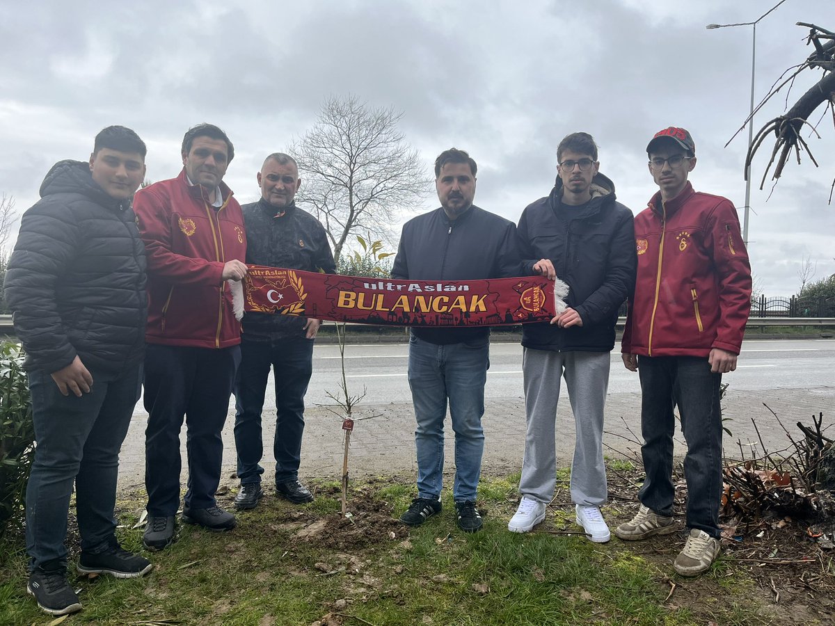 Toprağa dokunduk, geleceğe iz bıraktık 🌳

ultrAslan Bulancak olarak Orman Haftası kapsamında fidan dikimi etkinliği düzenledik. Doğaya sahip çıkmaya ve yeşili korumaya devam edeceğiz.

#Doğa #OrmanHaftası #ultrAslanBulancak #uAYurtiçi