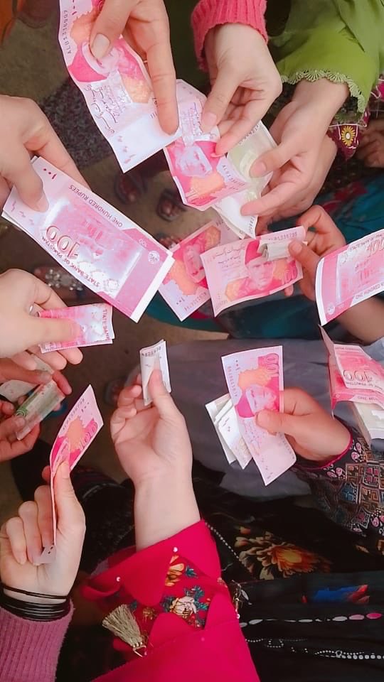 DreamOut_Loud17's tweet photo. #FamilyGathering
#Eidi
#VillageDiaries ❤️ https://t.co/tF21BwoEhF