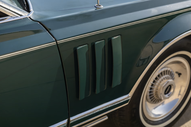 Mecum Auctions tweet media