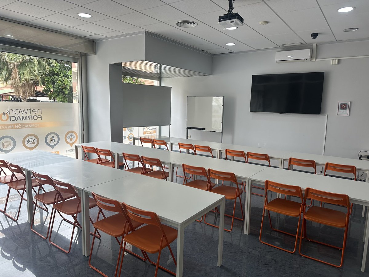 NetworkMakingOf's tweet photo. 📚ALQUILER DE AULAS 🖥️💻🖨️ por horas, días etc... Infórmate en NetworkFormación, C/ Doctor Miguel Díaz Recio, 16. Teatinos. Tel: 951910526 https://t.co/EPtR47tvJF