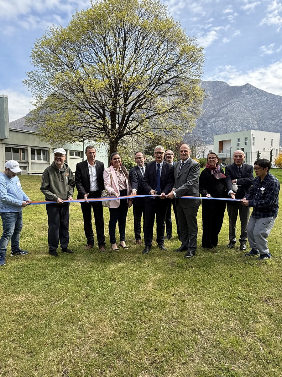 ARS_ARA_SANTE's tweet image. #Handicap📍38 | 🏠 Inauguration de la Maison Perce Neige à Saint-Égrève 
👥 Une nouvelle offre pour adultes en situation de handicap psychique, en alternative à l’hospitalisation 
🤝 Projet porté avec le @CDIsere proposer des accompagnements adaptés aux besoins