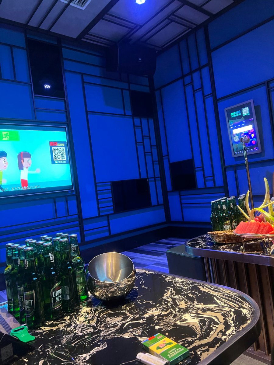 151020jay's tweet image. Sing your heart out at [KTV店名]! From chart-toppers to classic hits, we’ve got your vibe. Book a booth now—good times u0026 great vibes await!  #KTVFun #SingLoud