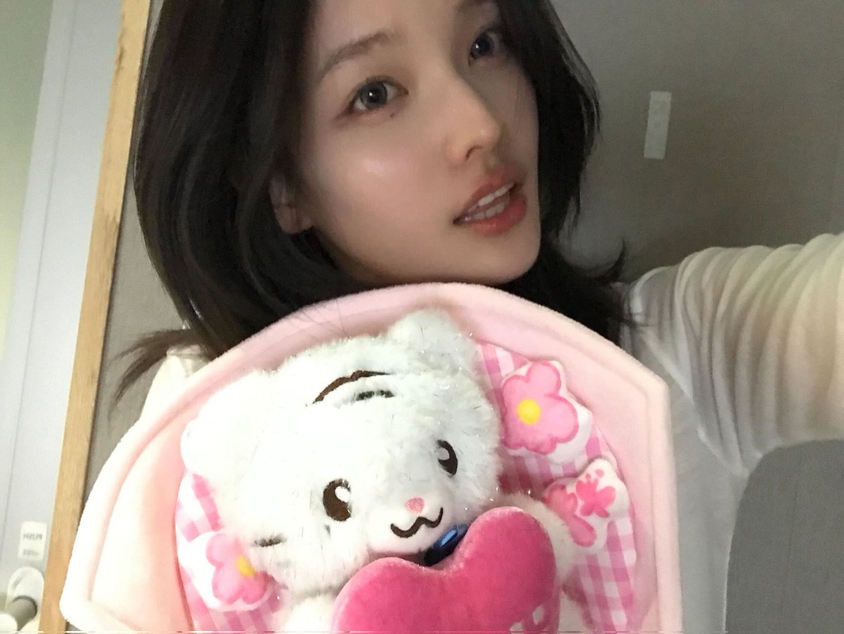 ILLIT NEWS tweet media