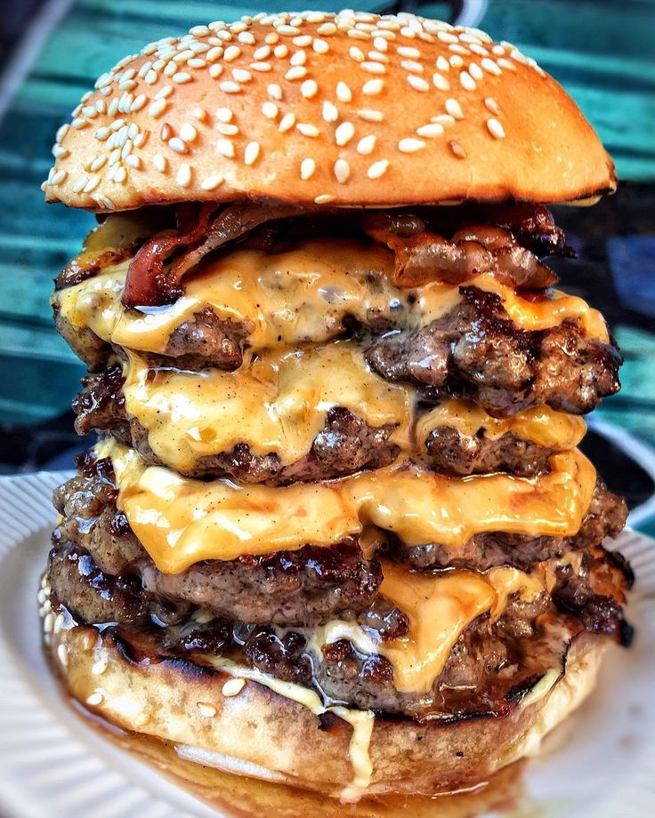 bilbilbites's tweet photo. 👹🍔 BUILD YOUR ULTIMATE THREE STACK BACON CHEESEBURGER: FUN FOOD POLL
#Borgar #Cheeseborgar #InteractiveThread #FoodPoll https://t.co/c6LE76sFOe