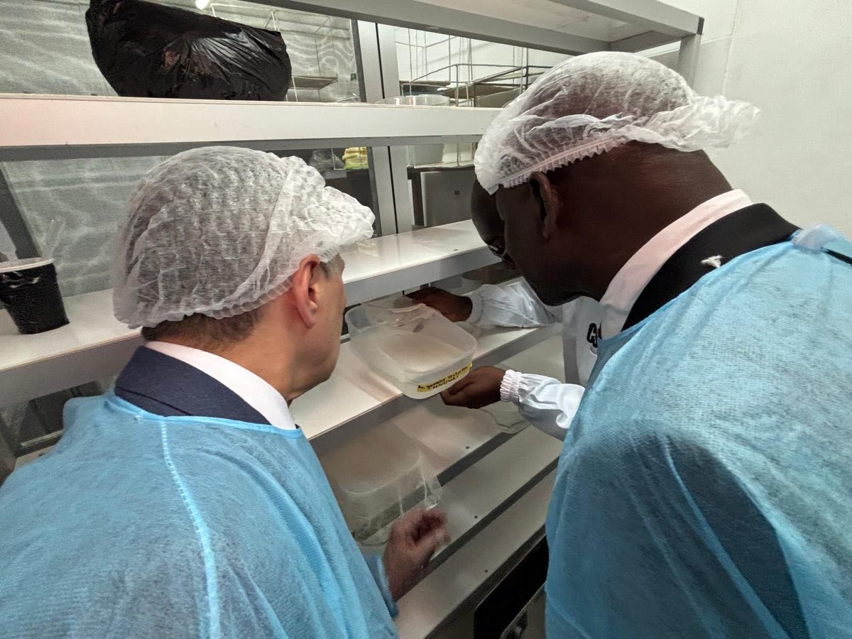 ignaziocassis's tweet image. Ravi de célébrer le 75ᵉ anniversaire du Centre #Suisse de Recherches Scientifiques à #Abidjan. 
Le CSRS est un exemple fort de coopération #scientifique, favorisant les échanges internationaux et la mobilité des talents. 
J’ai également réaffirmé l’engagement de la 🇨🇭 à