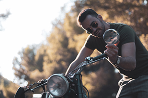 KgkInc's tweet photo. Motorcycle weather is here, which means it’s a good time to make sure  you’ve got the kind of coverage your bike deserves. This article breaks  down motorcycle insurance coverage basics, factors that affect cost and  tips: https://t.co/oqmULJrLaR https://t.co/kiQVRbVAv3