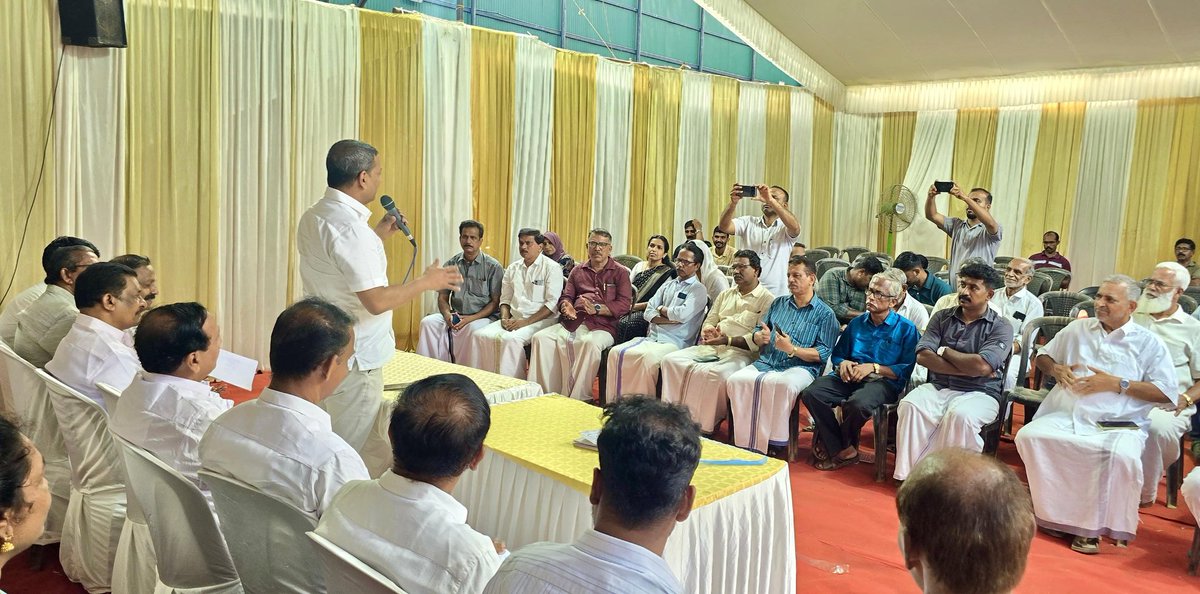 MansoorKhanINC's tweet image. We inaugurated the UDF Election Office for Kunnamangalam Assembly Constituency in Kunnamangalam town along with Kozhikode MP Shri @mkraghavaninc  and other senior leaders.

#UDF is united, prepared, and moving forward with confidence towards victory.
#KeralaElection