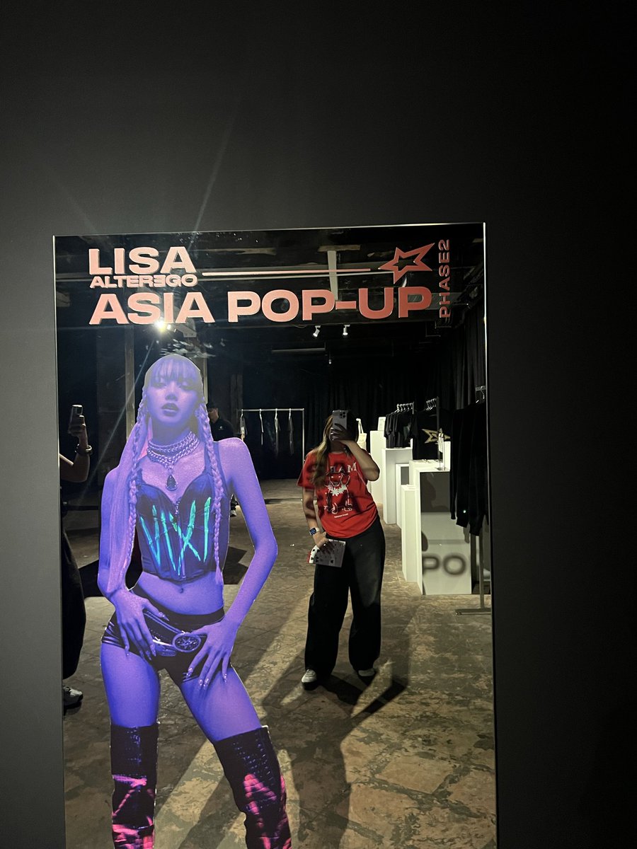 HOLA_LALISA's tweet photo. LISA WENT HERE 😭 WE BREATHE D SAME AIR, WE WERE IN D SAME PLACE 😭😭

I WAS THE LAST CUSTOMER TODAY, N D HOST FROM POP UP WAS SO KIND &amp; BEAUTIFUL SHE GAVE ME 2 FREE PHOTOCARDS AS BIRTHDAY GIFT BC LISA AND I ALMOST HAS THE SAME BIRTHDAY 

@wearelloud 
#LISAxAlterEgo #AlterEgo_BK https://t.co/OkbpKV7BjR