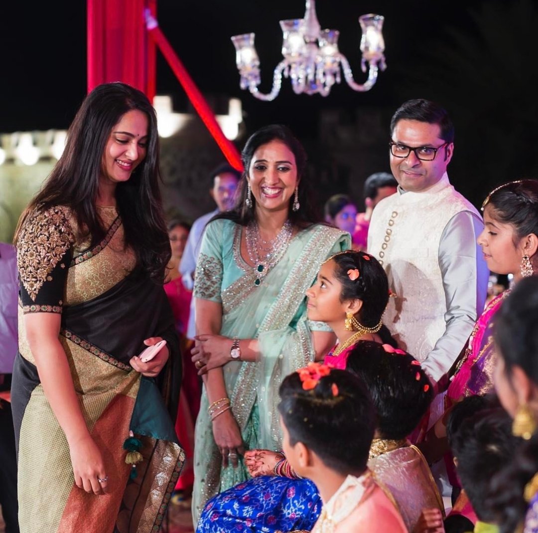 Hourly Prabhas Anushka🦋 tweet media