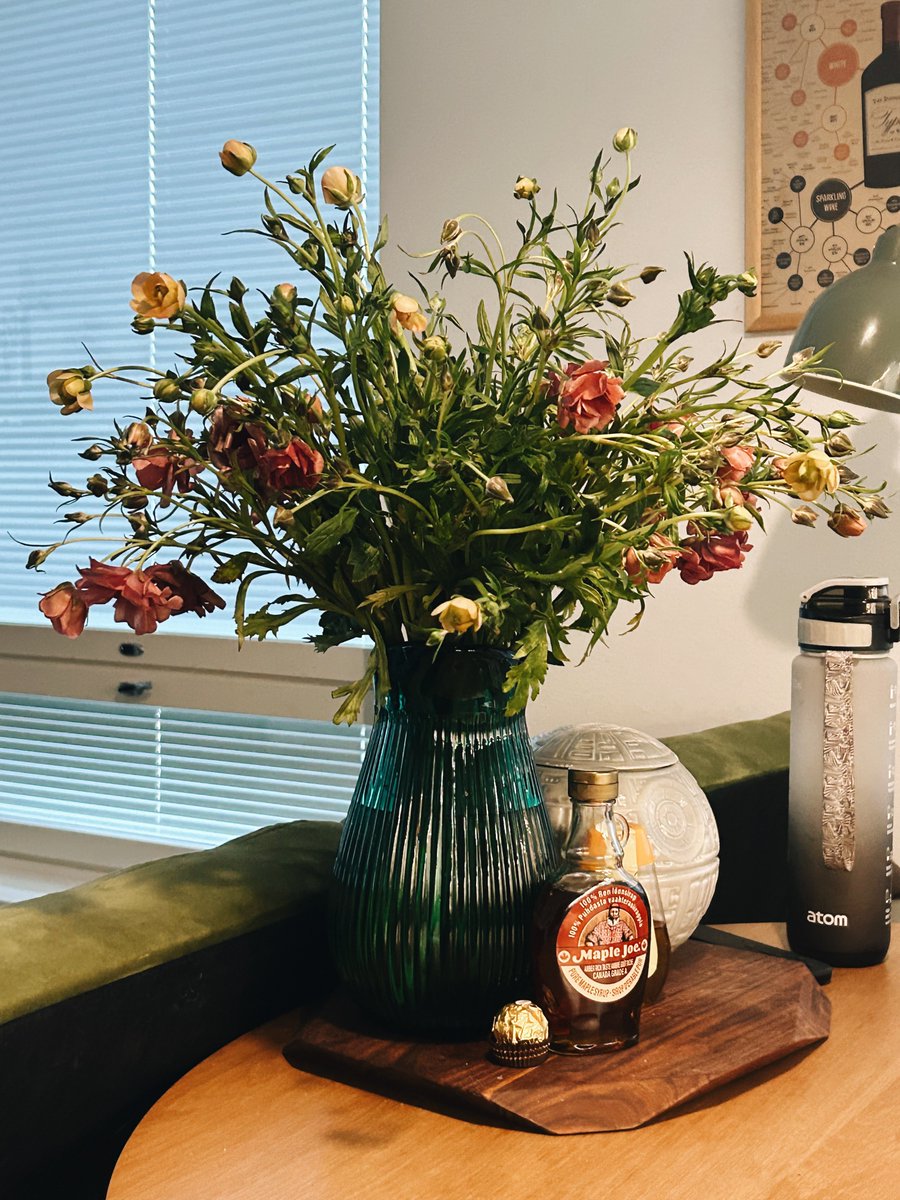 Lena Skissorhands tweet media