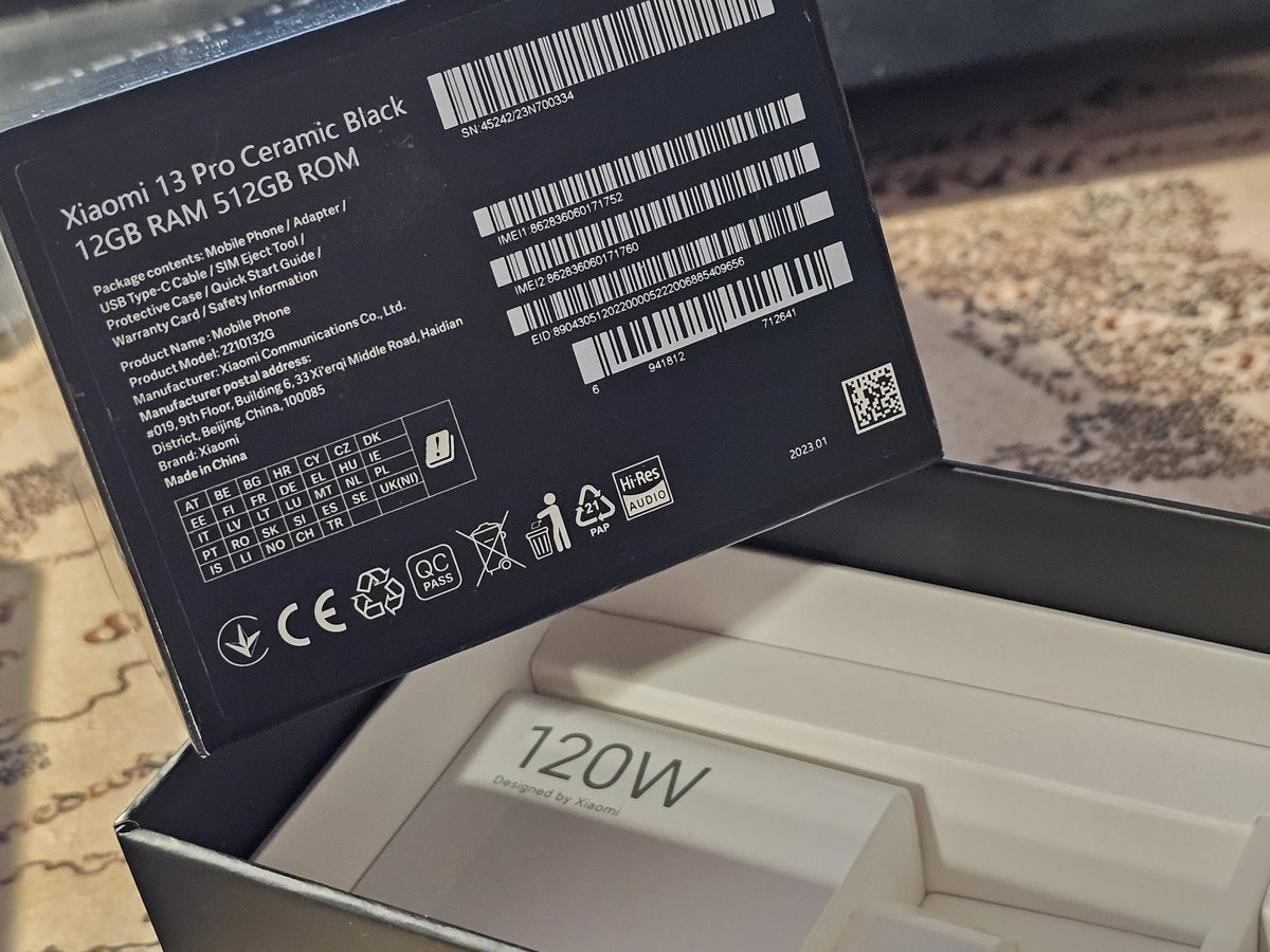 Modřanská kapybara tweet media