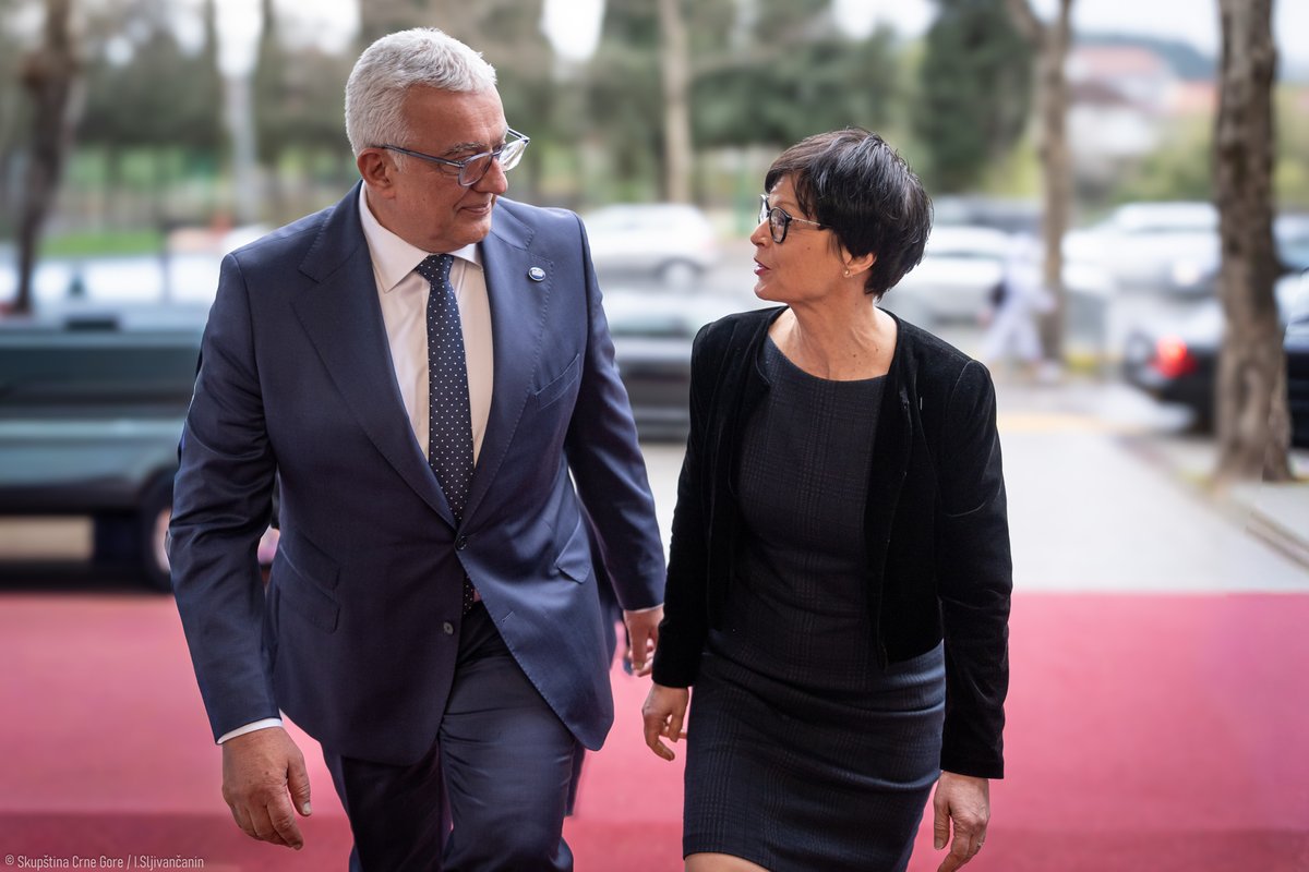Предсједник Мандић са Мартом Кос: Црна Гора је на завршној дионици свог пута ка чланству у Европској унији, заједничким радом до циља!
 
Предсједник Скупштине Црне Горе Андрија Мандић састао се данас, у парламенту са Мартом Кос, европском комесарком за проширење.

Нагласивши да