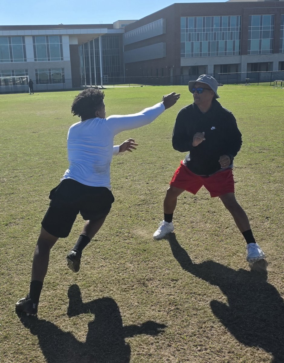 Elite Defensive Line Academy - Coach Walker tweet media