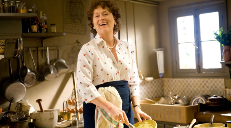 AWFJ's tweet photo. Our mentorship program critic #WalkerConger looks back at the 2009 film #JulieandJulia, a film where a food blogger (Amy Adams) finds a connection with renowned chef Julia Child (Meryl Streep) and her own passion through the latter's recipes. More here.
https://t.co/ntCH5z47GY https://t.co/LYSorWkkJG