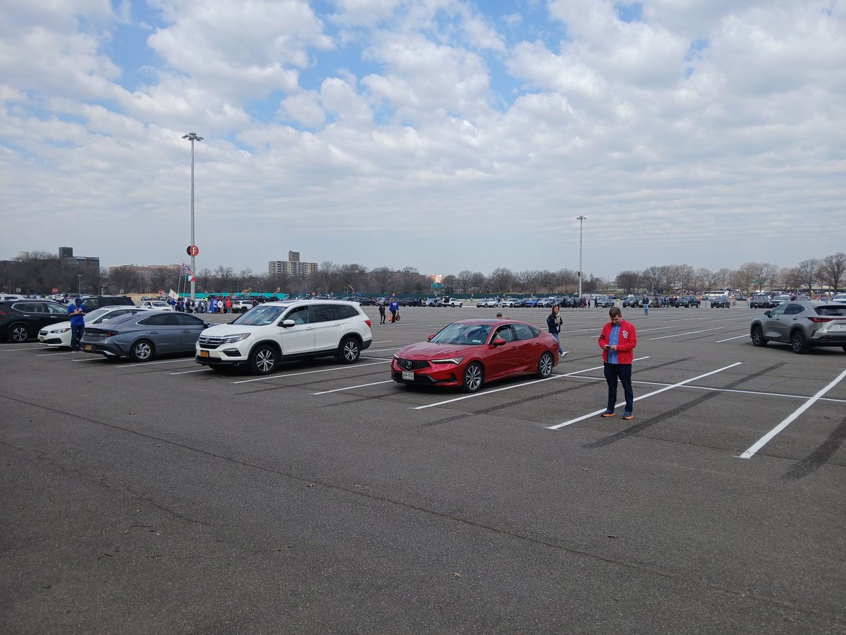 ... I thought Parking today would be a Nightmare ... But I  have to Admit Prepaid Works ... in a Great Spot with food on the Grill by 10:10 ... lots ready for more Diehard <a href="/Mets/">New York Mets</a> Fans #LGM  ...