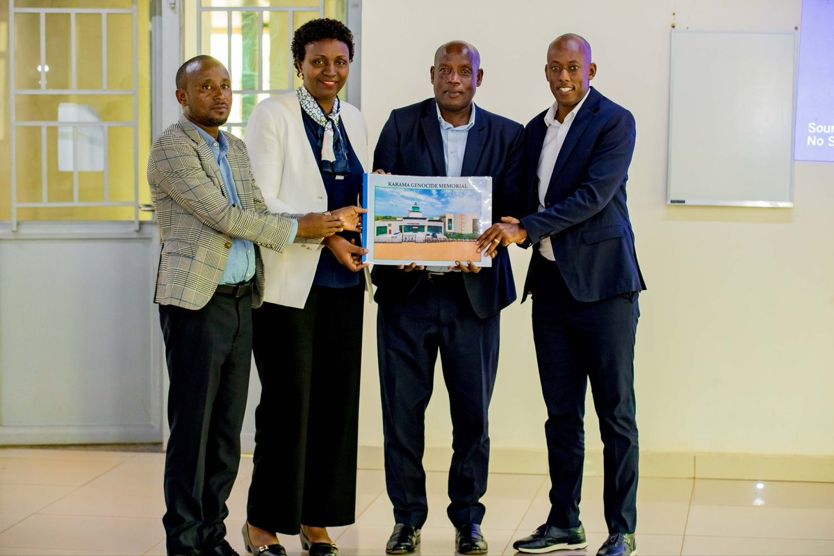 HuyeDistrict's tweet photo. Inama Njyanama y’Akarere yateranye iyobowe na Perezida wayo @DrKagwesage. 
Muri iyi nama isanzwe hamuritswe umushinga wo kubaka Urwibutso rw’amateka ya Jenoside yakorewe Abatutsi rwa Karama, mu murenge wa Karama. Inama Njyanama yawemeje kandi inashima ishingiro ry’uyu mushinga. https://t.co/jIRN2OB9vp