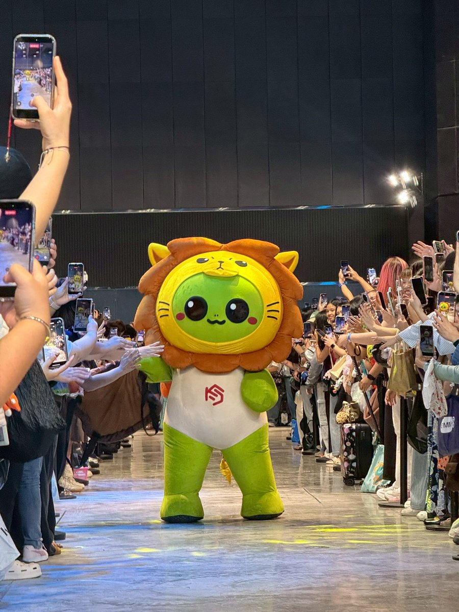 KING MAN tweet media