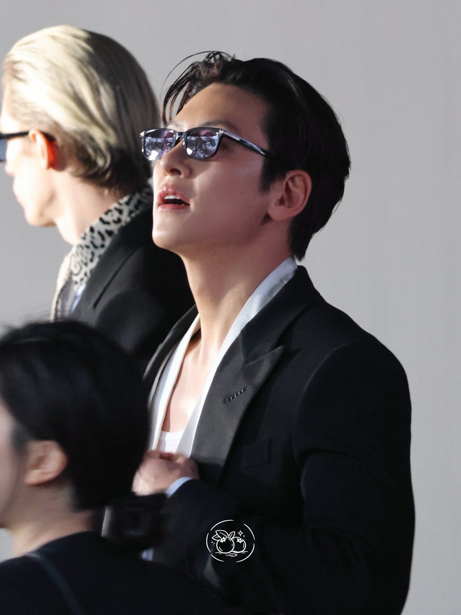 lunaria_82's tweet photo. 260326 Tom Ford
#jichangwook #지창욱 https://t.co/lFzgLjfSLd