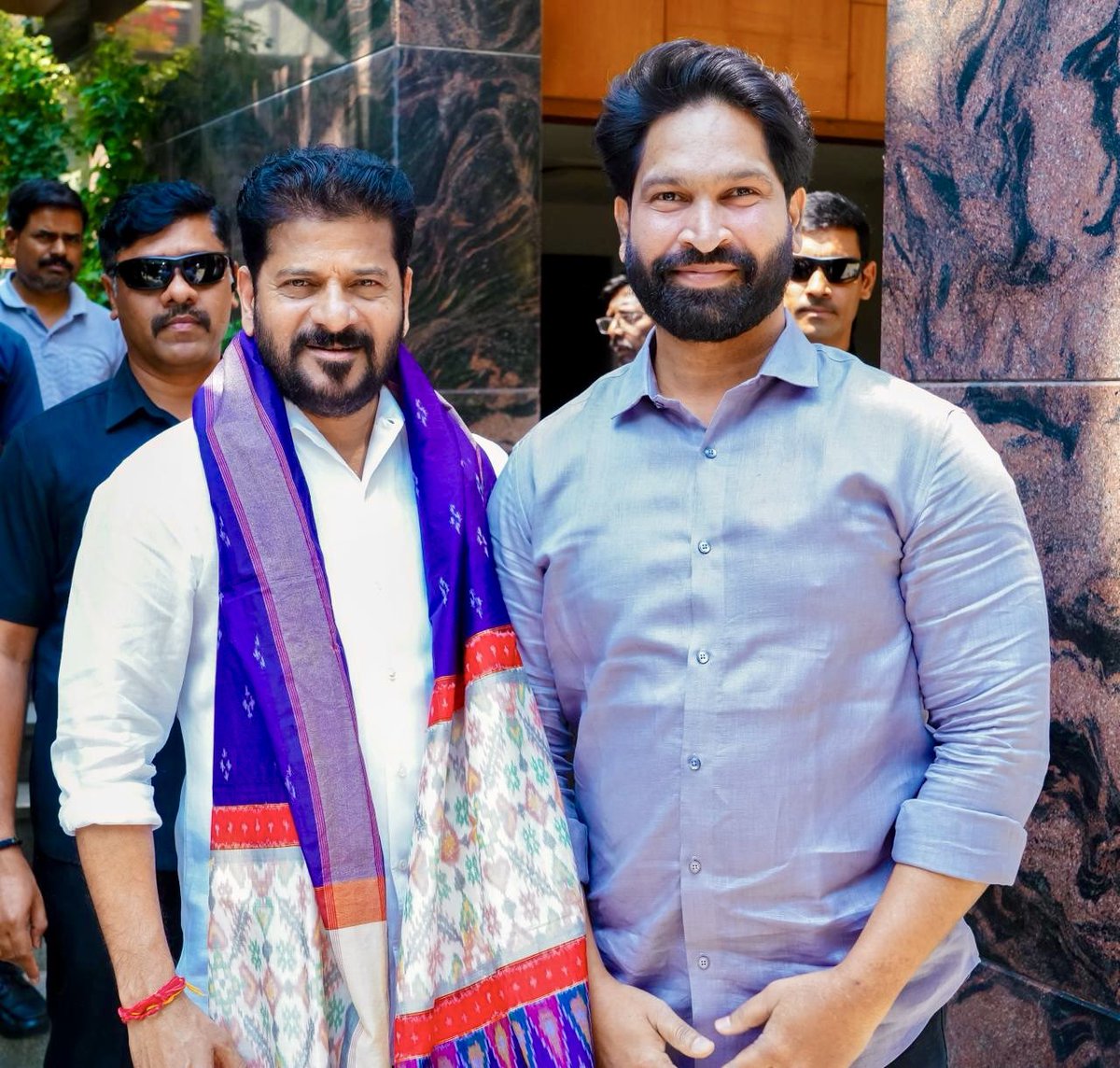shakeelIYC's tweet image. It is always a pleasure to meet #myhero Anna CM @revanth_anumula 💚
ON #mybirthday and take A blessings from him. ☝️
#revanthreddy #revanth #revanthforever #shakeelkhan hyderabad revanthanna  telangana congress