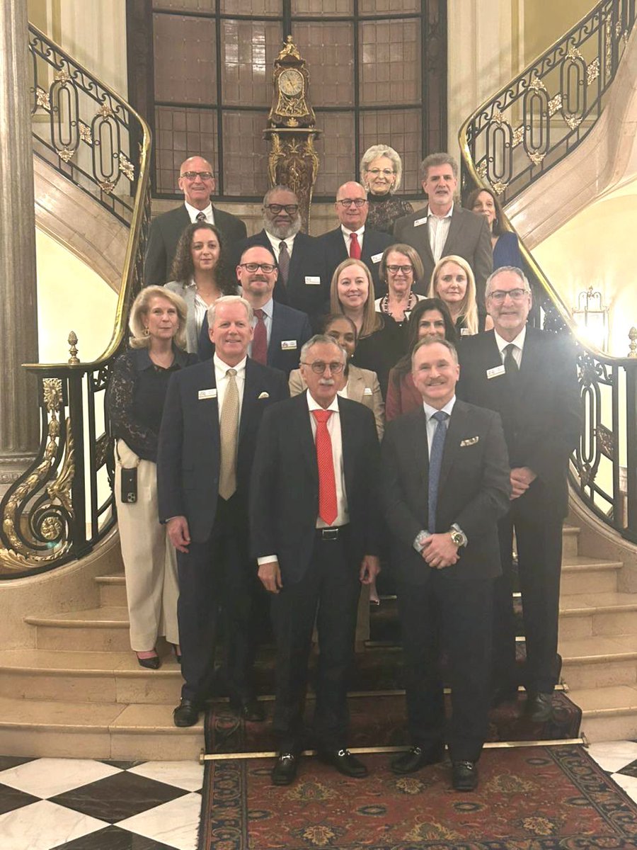 Embajador Peter Lamelas tweet media