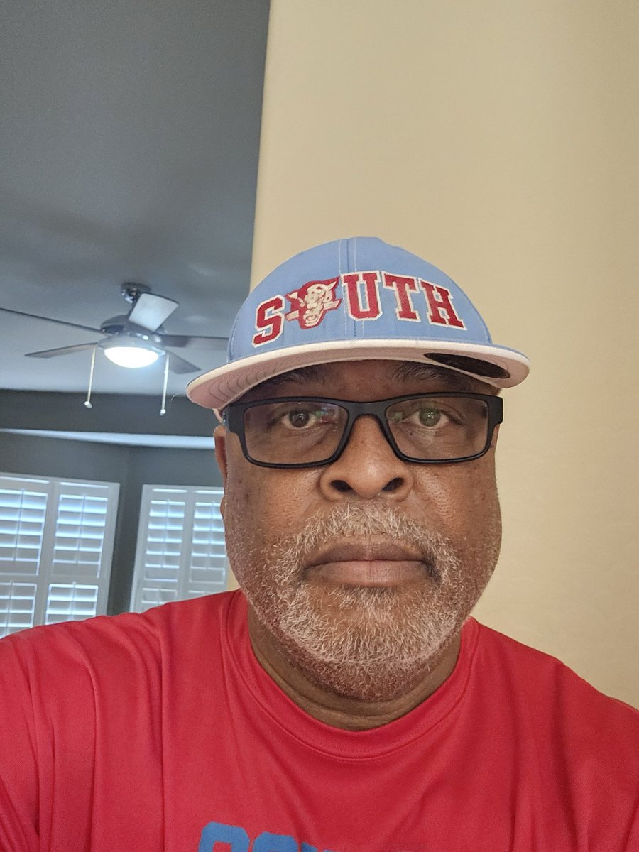 Coach Larry Davis tweet media