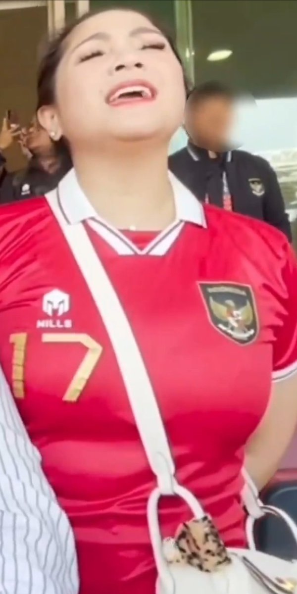Alexand55896889's tweet photo. mom gigi siap dukung timnas nih 🔥 https://t.co/GMOwUszWhp