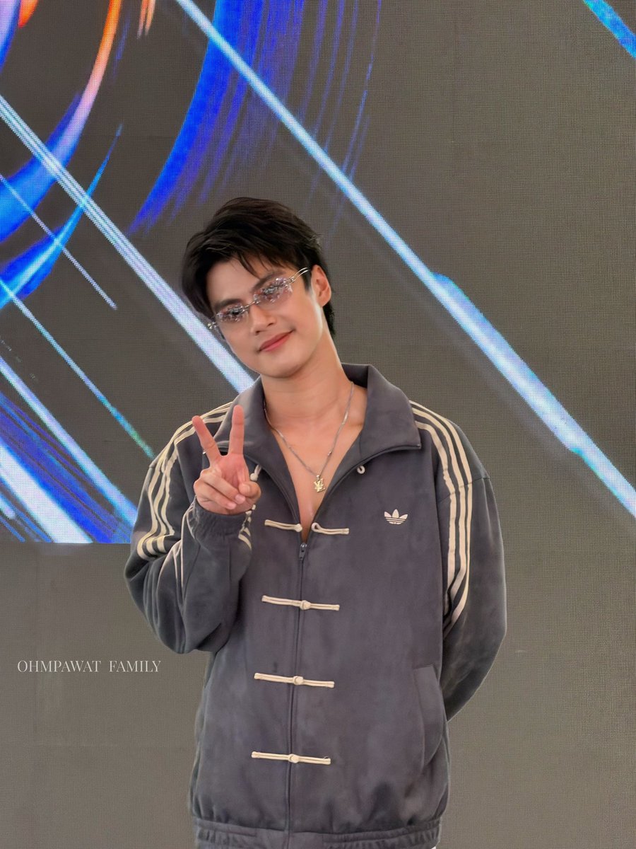 Ohmpawat_Family tweet media