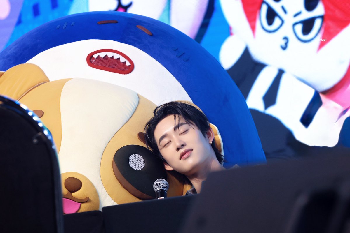 𝑀𝑈𝑆𝐸 tweet media