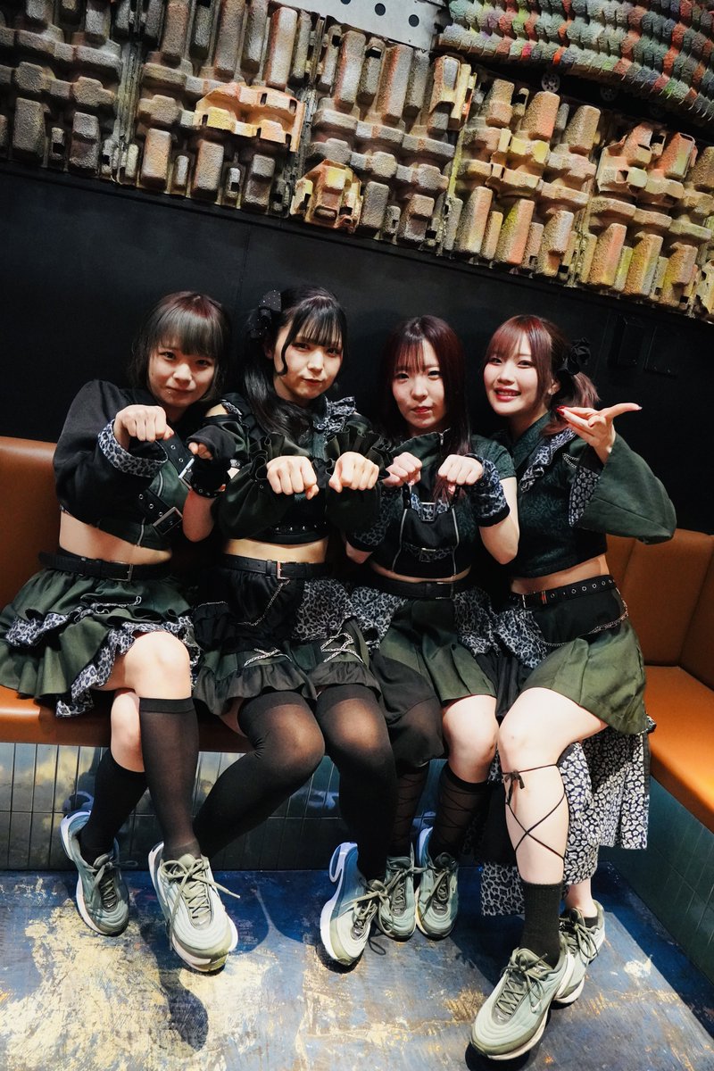 AdFicTioN tweet media