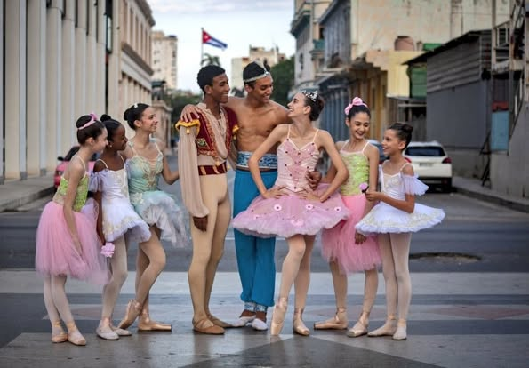 Ambassade de Cuba en France tweet media