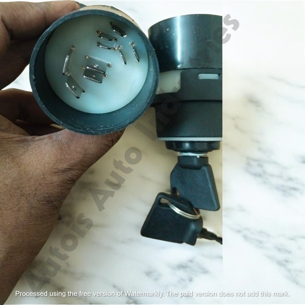 autoisautoparts's tweet image. 🌟 Drive ahead with Our premium ignition switch technology for every Vehicle.
Contact for Bulk Order - +918377012678, info@autoisautoparts.com

 #IgnitionSwitch #AutoParts #VehicleTech #AutoRepair #BulkOrder #PremiumAutoParts #AutoIndustry