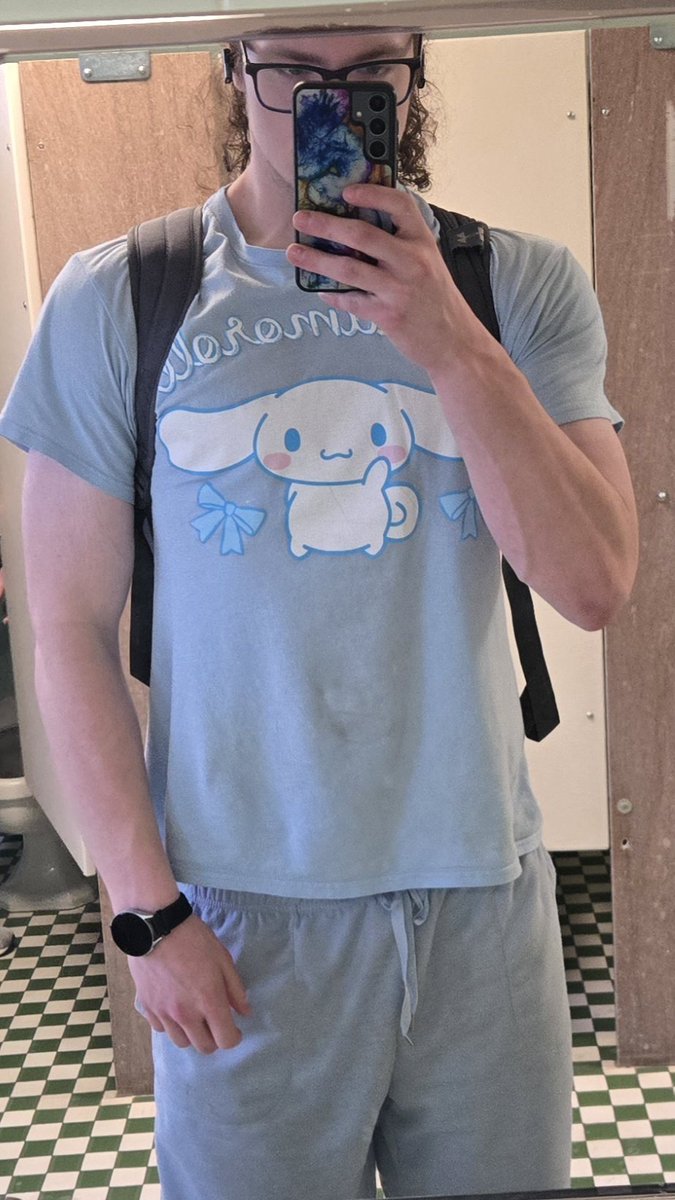 Sword_luvstorie's tweet photo. Bathroom selfie. https://t.co/OrParqLQdr