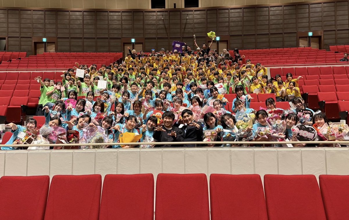 LittleGuyAH's tweet photo. 三重高校ダンス部シリアスフレーバー卒業公演にちょっぴり混ぜてもらいました。みんな輝いていて素敵な時間過ぎました。卒業おめでとう！！LOVEダン優勝もおめでとう！！ https://t.co/dWFXcBSnQH