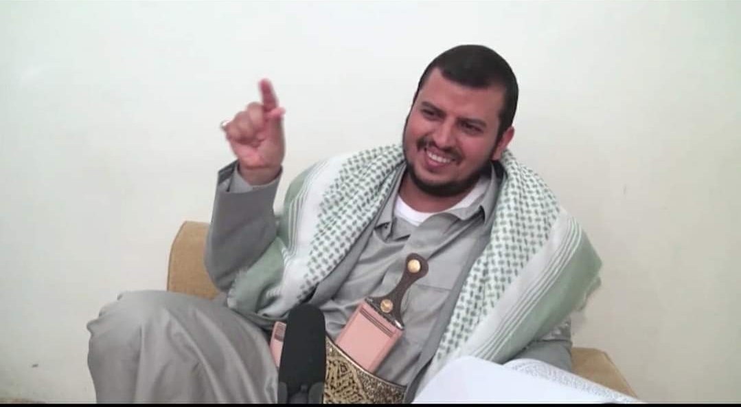 فية نور يوسفٍ ،والحِكَمّ لُقمانّ
وبأسُ حـــيدرٍ ،سيــد الأزمانّ
اطلب أن تحموالصوره بلایکاتکم وریتویت حتی تصل الی العدوان والکافرین 
حتی نعلن لهم حمایتنا لهذهِ الصوره هیا یا یارجال العز والکفو 
#اليمن