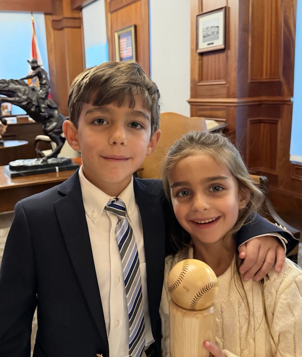 Casey DeSantis tweet media