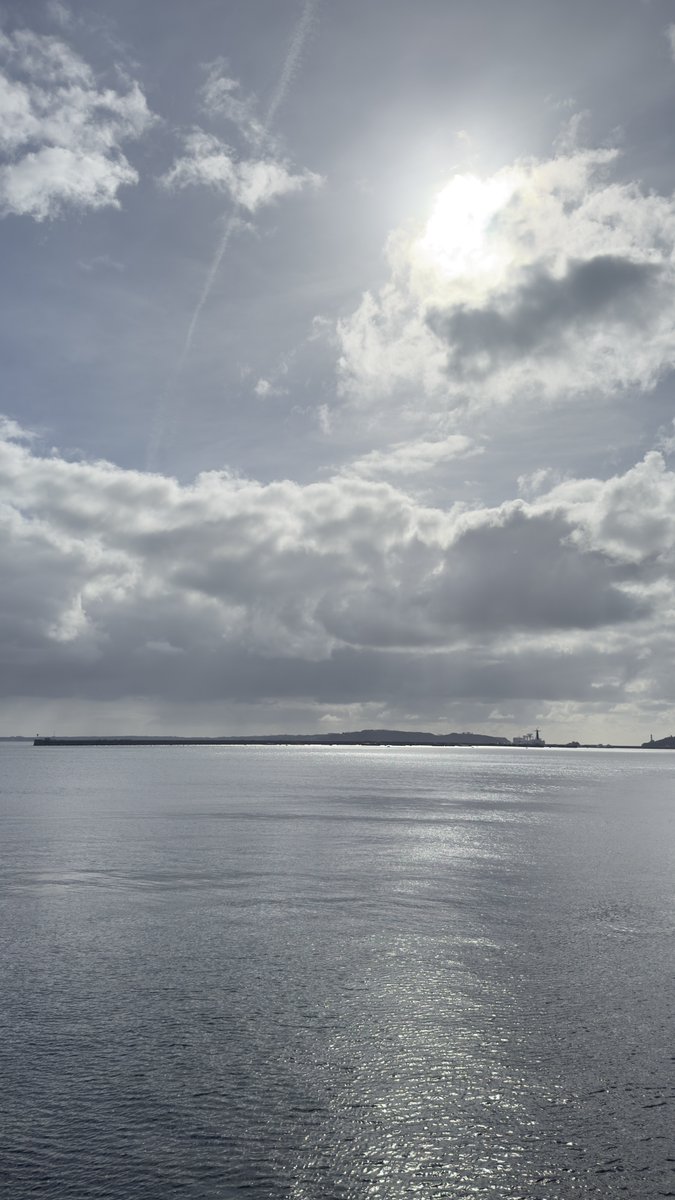 lividic's tweet photo. Bonjour de #Brest https://t.co/wmIEzZaobe